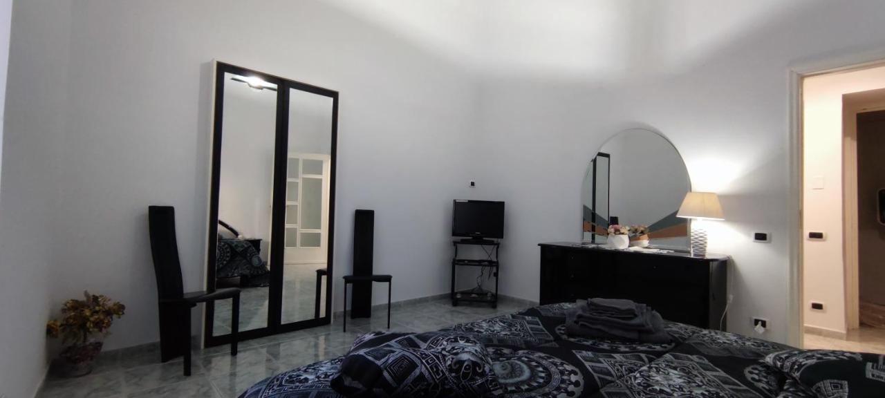 Gevynapule Apartment Naples Exterior photo